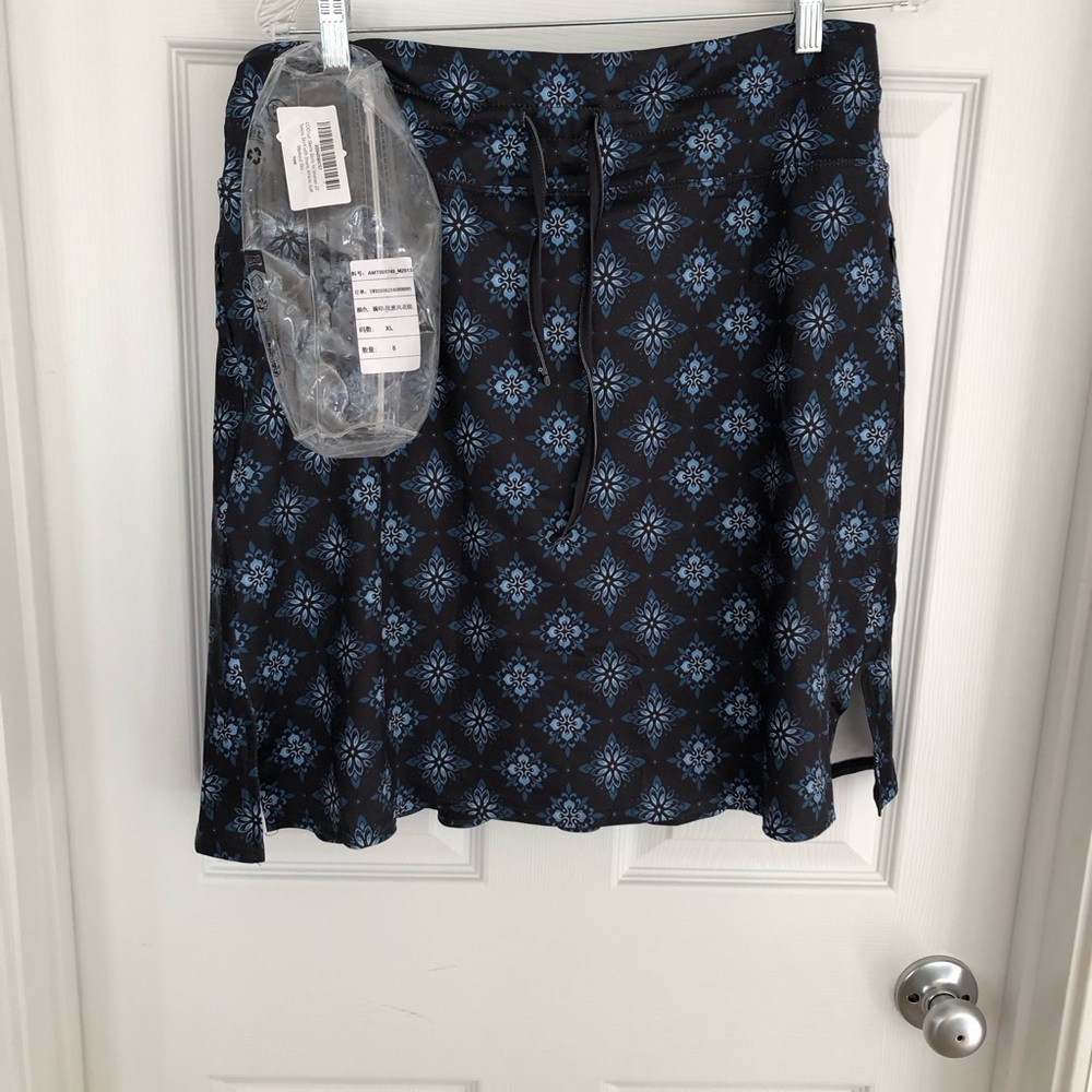 Coorun Black & Blue Patterned Women's Skort
